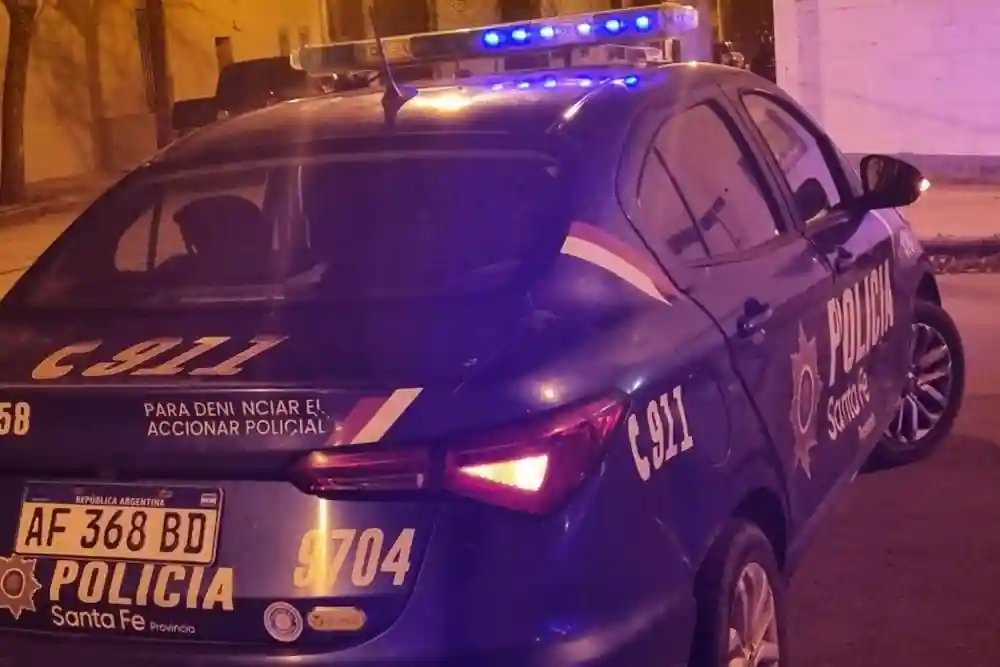 Pelea en barrio Sarmiento: dos mujeres lesionadas tras un altercado por celos en la vía pública 1 Pelea en barrio Sarmiento: dos mujeres lesionadas tras un altercado por celos en la vía pública