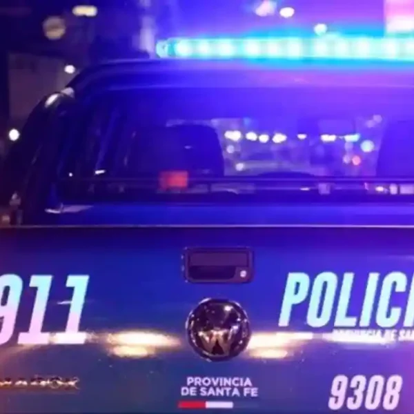 Rafaela: joven aprehendido por dañar una camioneta en la vía pública
