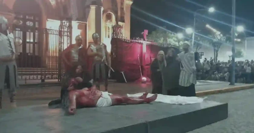 Rafaela vivió un multitudinario Vía Crucis con un mensaje de fe y esperanza
