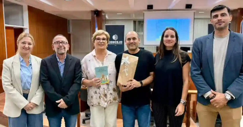 El Concejo Municipal abrió sus puertas para la presentación del libro “Desafíos Cooperativos”
