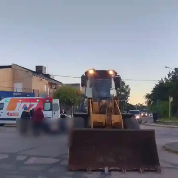 Motociclista murió tras chocar con una pala mecánica en Villa Ocampo