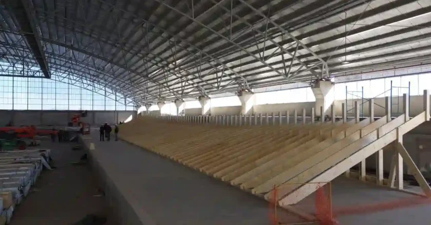 Provincia comenzó el montaje de la pista de madera del nuevo velódromo de Rafaela que albergará los Juegos Suramericanos