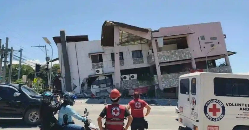 Terremoto de magnitud 7,8 en Filipinas: 15 muertos y más de 130 heridos