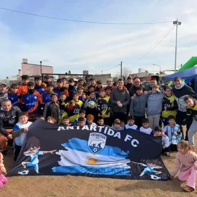 El Encuentro de Escuelitas Deportivas reunió a gran cantidad de niños y familias en barrio Antártida