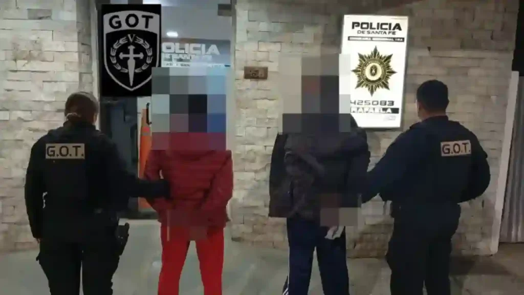 Intentaron robarle el celular a un remisero en Rafaela y terminaron detenidos 1 Intentaron robarle el celular a un remisero en Rafaela y terminaron detenidos