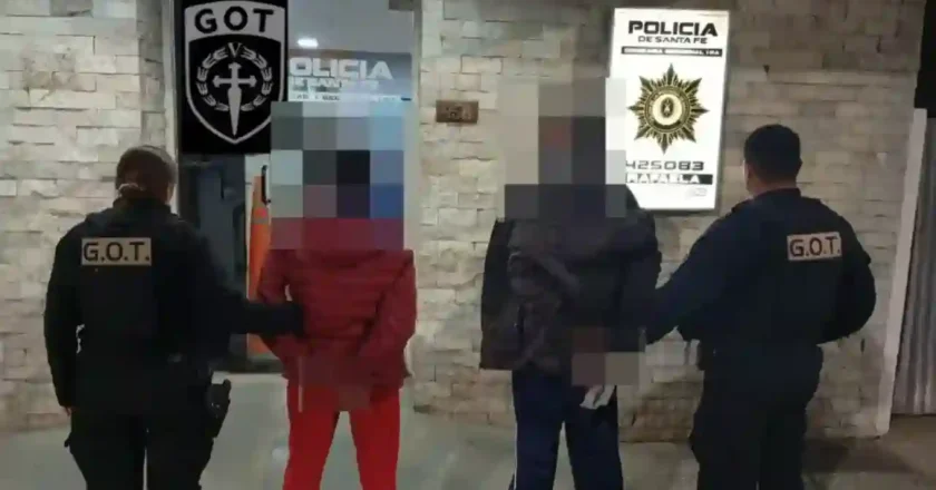 Intentaron robarle el celular a un remisero en Rafaela y terminaron detenidos
