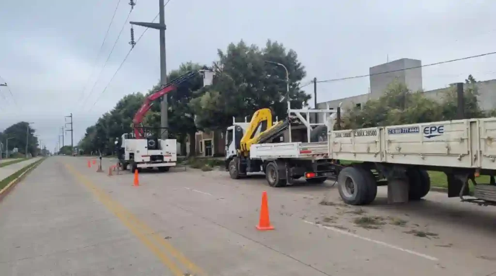 EPE realizará despeje de árboles en cuatro barrios de Rafaela desde el 14 de julio 1 EPE realizará despeje de árboles en cuatro barrios de Rafaela desde el 14 de julio