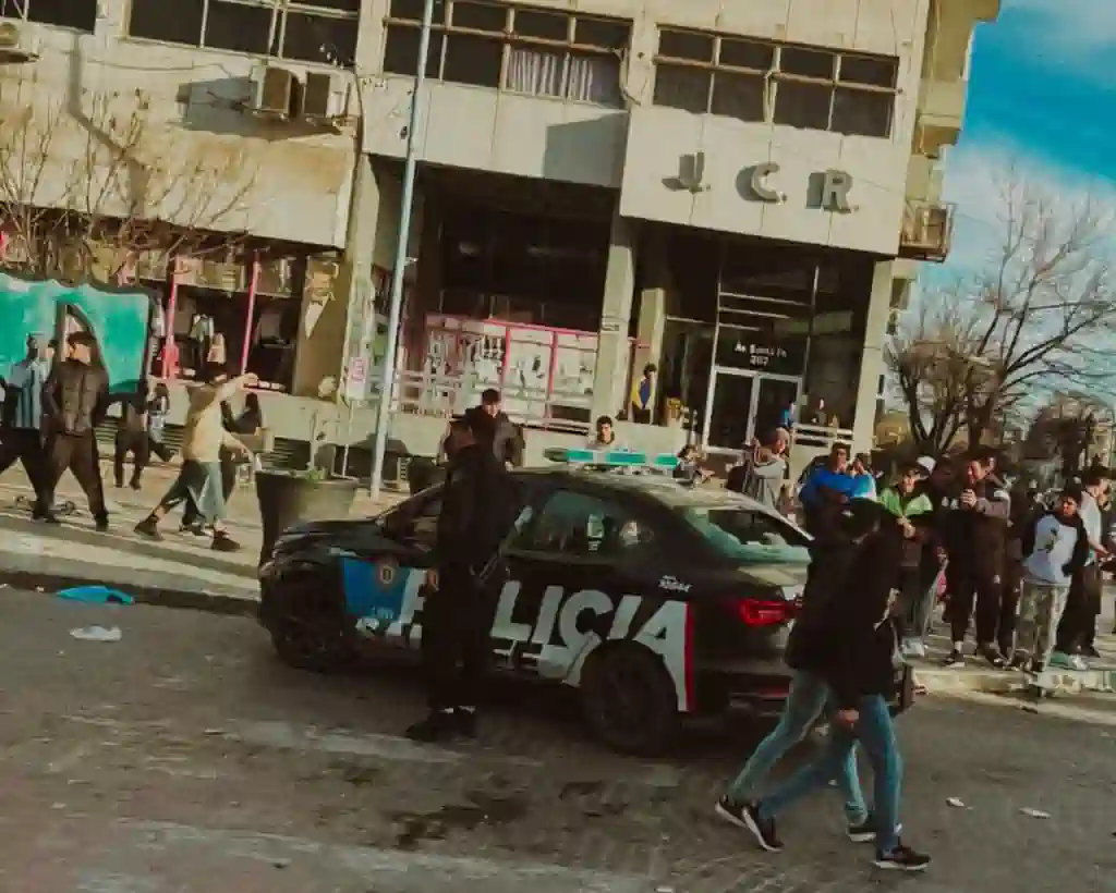 Incidentes y peleas empañaron los festejos por el triunfo de Argentina en el centro de Rafaela 1 Incidentes y peleas empañaron los festejos por el triunfo de Argentina en el centro de Rafaela