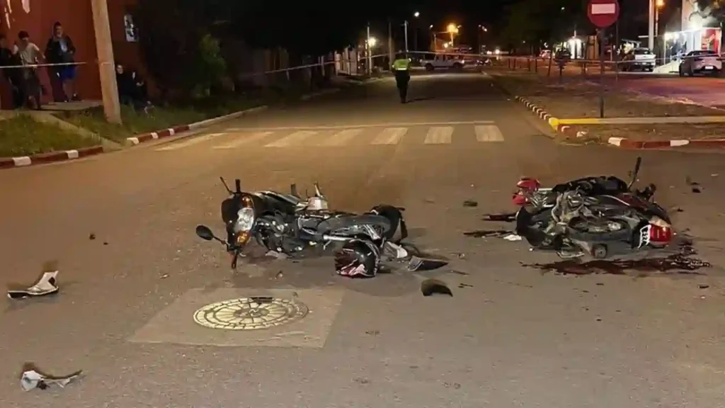 Accidente en barrio Barranquitas: dos motos chocaron en el cruce de Esperanza y Abele y dejaron un herido 1 Accidente en barrio Barranquitas: dos motos chocaron en el cruce de Esperanza y Abele y dejaron un herido