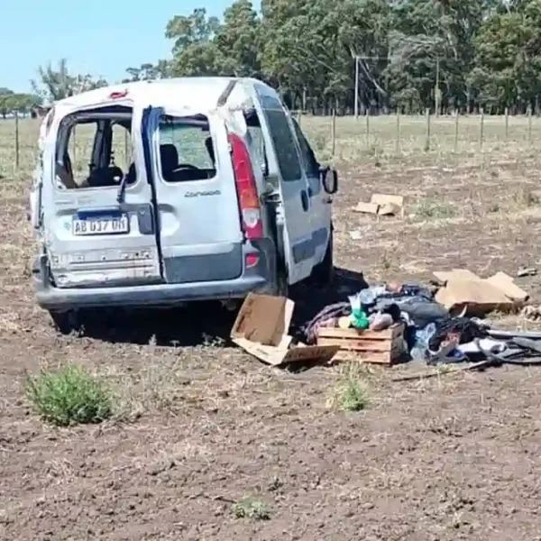Vuelco en la Ruta Nacional 34 a la altura de Lehmann: una Kangoo terminó con personas lesionadas