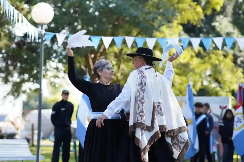 Humberto Primo conmemoró el 210° aniversario de la Independencia Argentina 1 Humberto Primo conmemoró el 210° aniversario de la Independencia Argentina