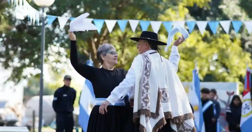 Humberto Primo conmemoró el 210° aniversario de la Independencia Argentina