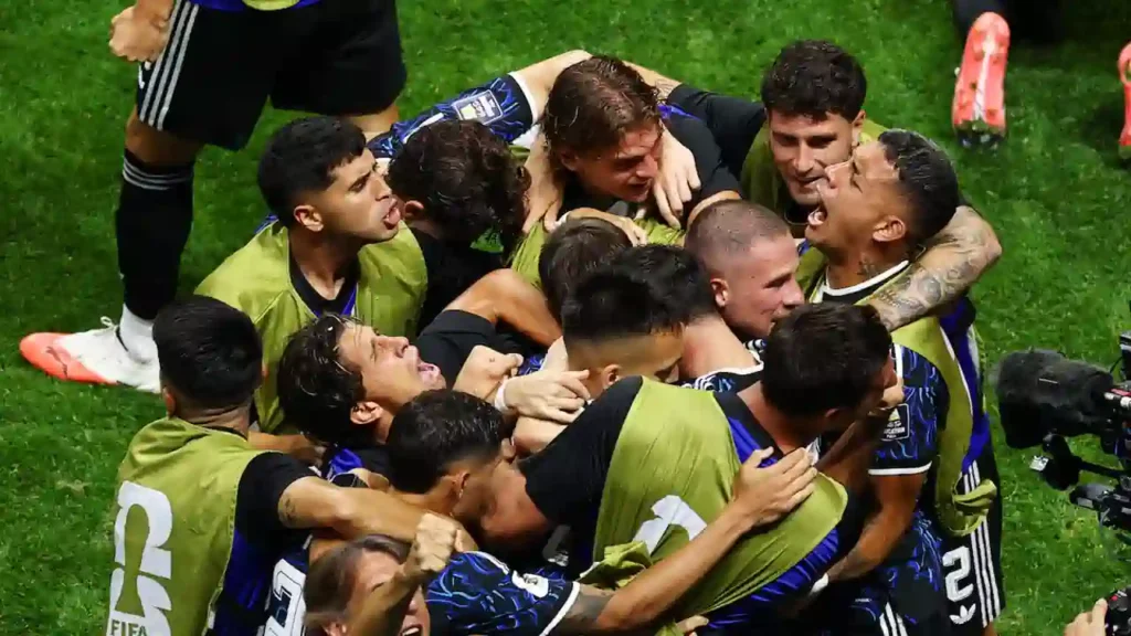 Argentina venció 2-1 a Inglaterra y jugará la final del Mundial 2026 1 Argentina venció 2-1 a Inglaterra y jugará la final del Mundial 2026