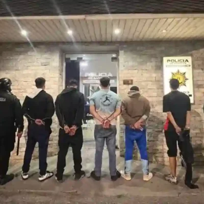 Cinco detenidos en el microcentro de Rafaela tras agredir a la policía con ladrillos