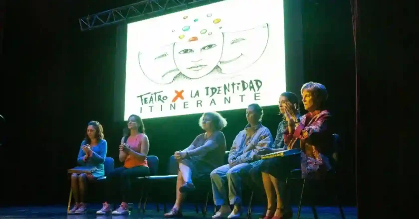 El FTR26 invita la función de Semejantes y charla abierta sobre Teatro x la Identidad