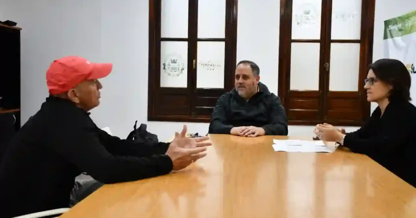 El municipio y Lácteos Seelisberg firmaron un convenio en beneficio de las escuelitas de fútbol