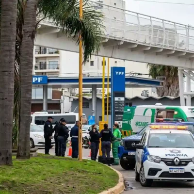 Hombre cayó de un puente peatonal y sufrió fracturas en San Francisco
