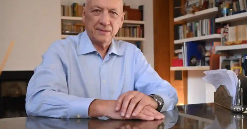 Antonio Bonfatti presenta su libro en Rafaela