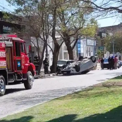 Vuelco en Bv. Lehmann: una mujer resultó herida en Rafaela