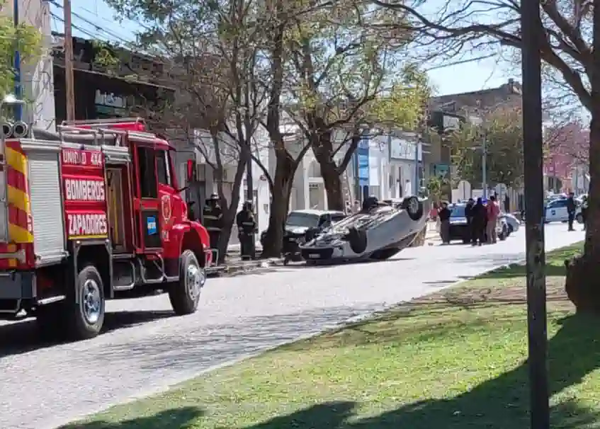 Vuelco en Bv. Lehmann: una mujer resultó herida en Rafaela 1 Vuelco en Bv. Lehmann: una mujer resultó herida en Rafaela