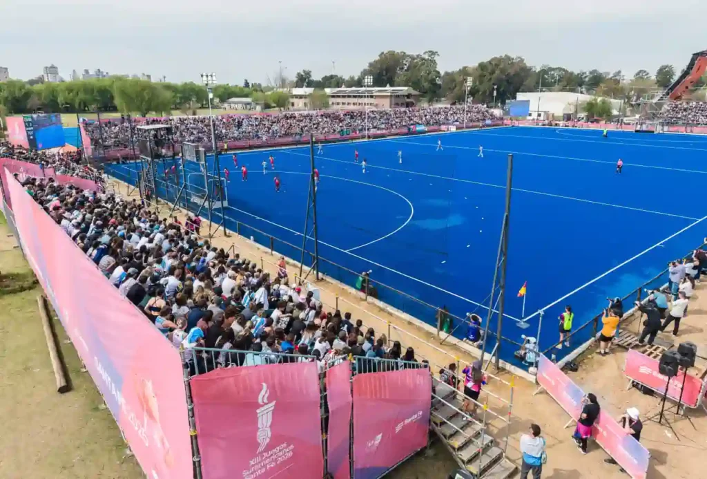Las Leonas jugaron en Santa Fe y las tribunas se llenaron de historias 1 Las Leonas jugaron en Santa Fe y las tribunas se llenaron de historias