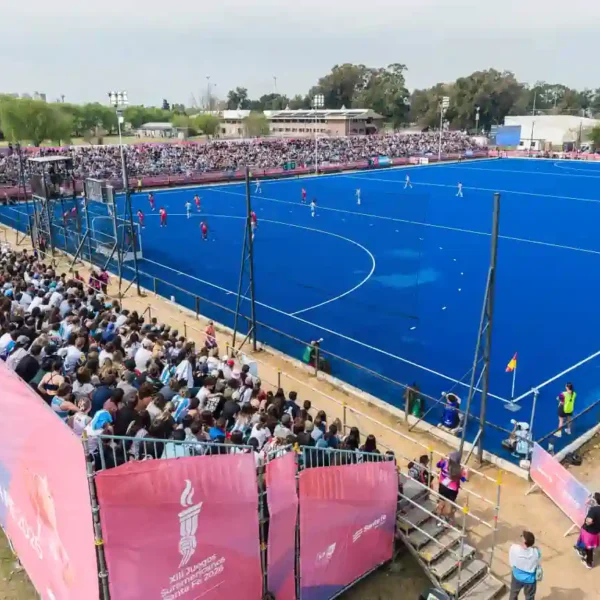 Las Leonas jugaron en Santa Fe y las tribunas se llenaron de historias