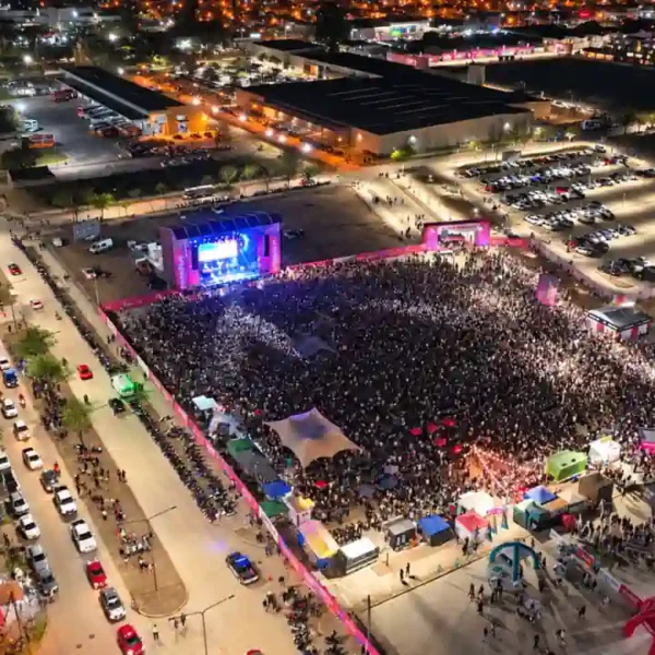 Cacho Deicas cerró el Fan Fest con una multitud en Rafaela