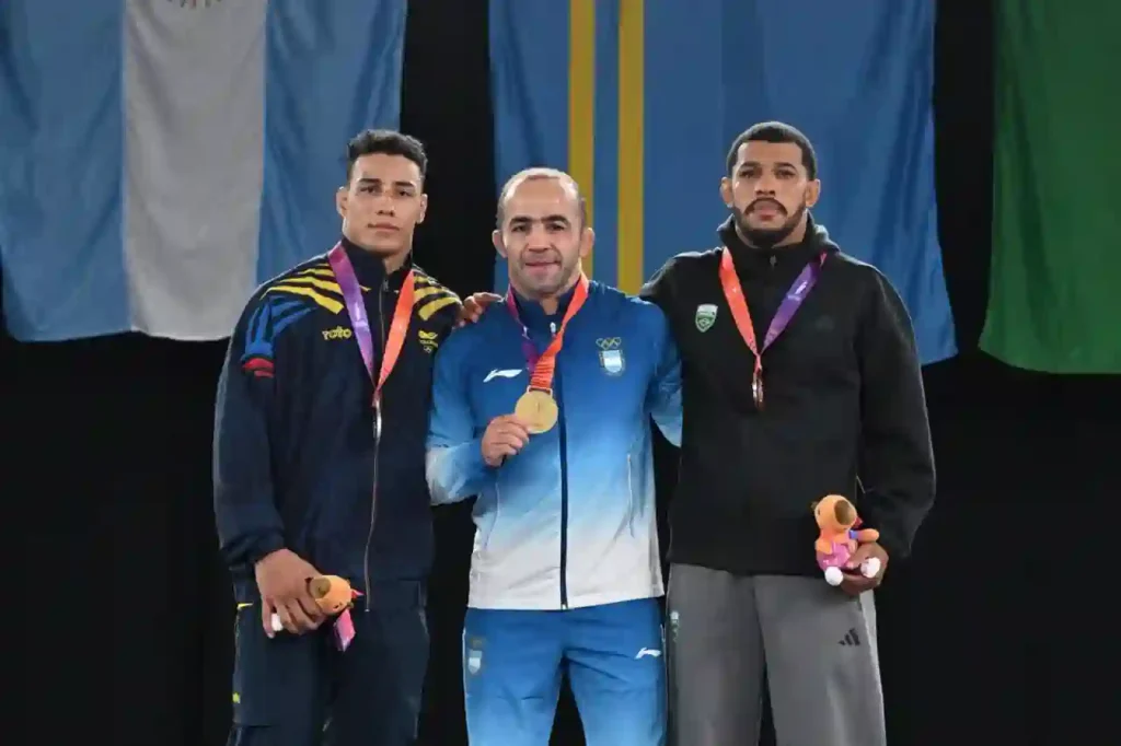 Argentina, Venezuela y Ecuador brillaron en la lucha grecorromana de Rosario