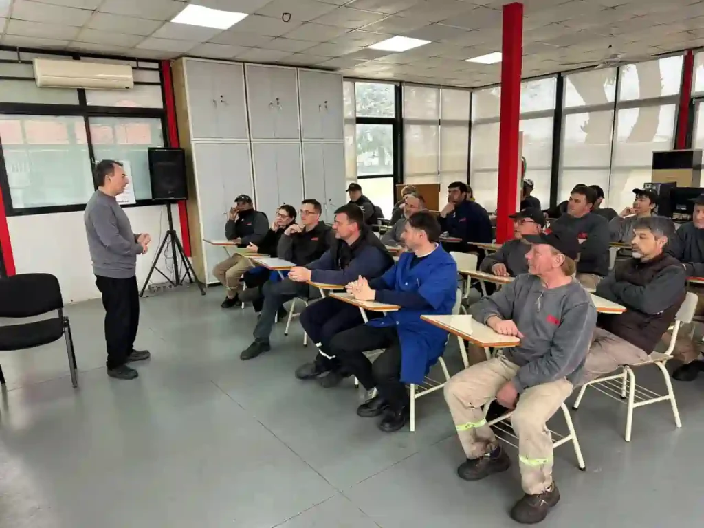 La seguridad vial como compromiso compartido: más de 400 trabajadores se capacitan en Manejo Seguro 1 La seguridad vial como compromiso compartido: más de 400 trabajadores se capacitan en Manejo Seguro