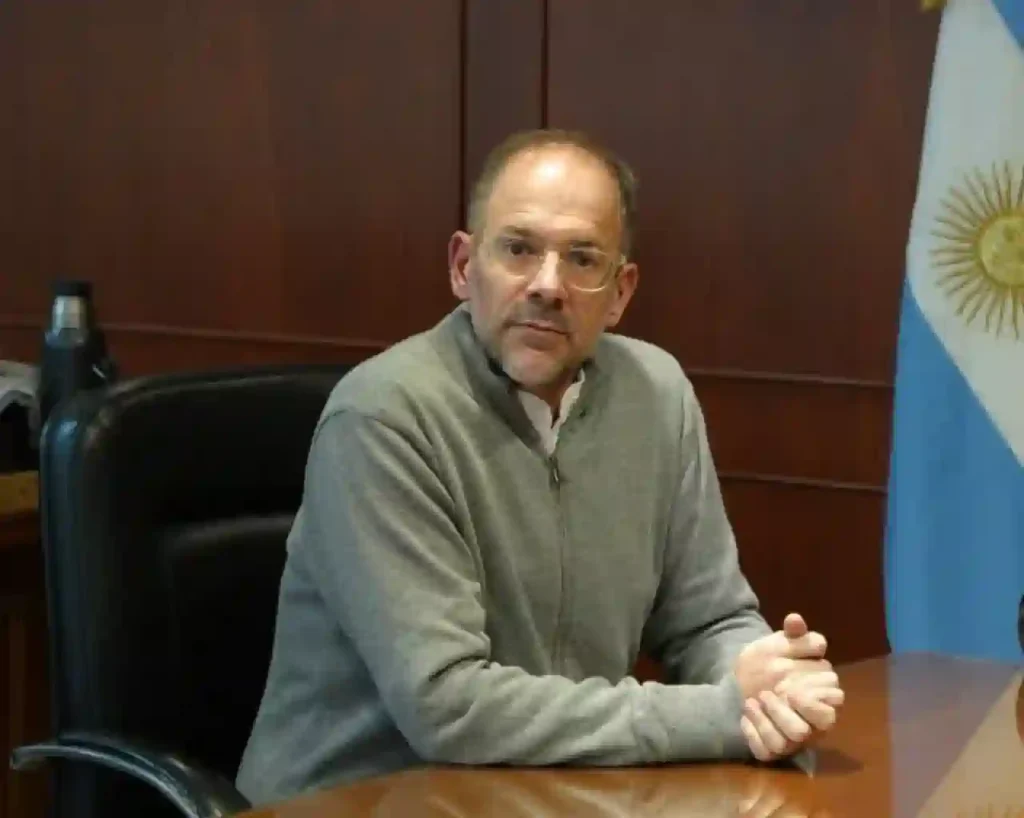 Hugo Menossi renunció a la Coordinación de Vecinales y vuelve a quedar vacante un área clave del municipio 1 Hugo Menossi renunció a la Coordinación de Vecinales y vuelve a quedar vacante un área clave del municipio