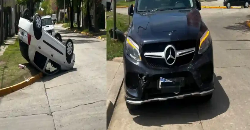 Un auto terminó volcado tras un fuerte choque en la esquina de Aconcagua y Barcelona