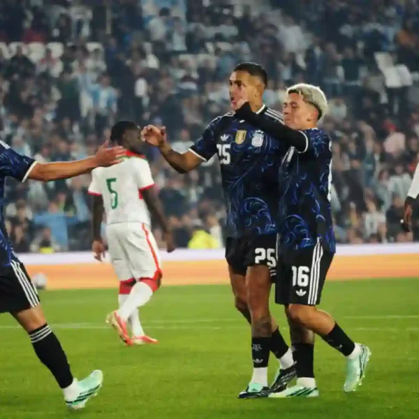 Argentina goleó a Burkina Faso y llega afilada a la despedida de Messi