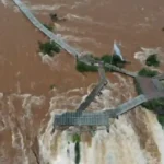 Cierran los circuitos de las Cataratas del Iguazú por la crecida del río
