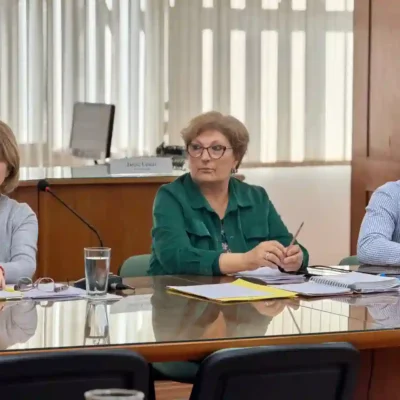 Aversa explicó los proyectos vinculados a la compra directa de lubricantes y el concurso de precios para adquirir combustibles
